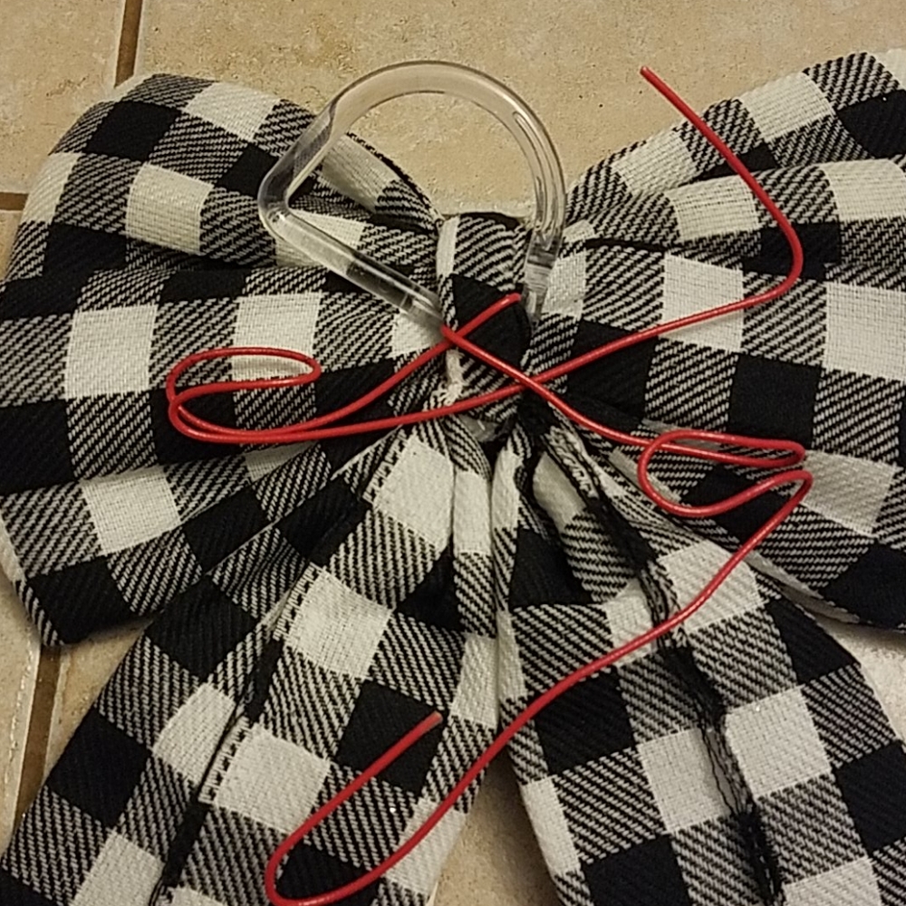 New Traditions black and white plaid oversized bow - Picture 5 of 7